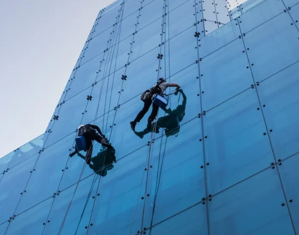 High-Rise Glass Cleaning (1)